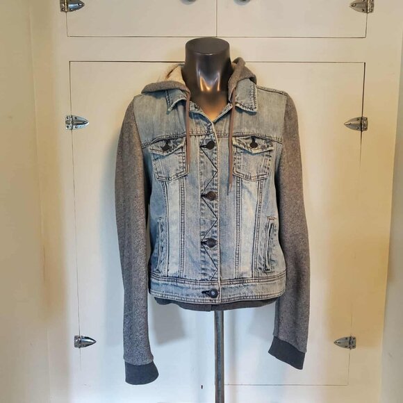 American Eagle Denim Jacket w/Hoodie - Picture 1 of 11